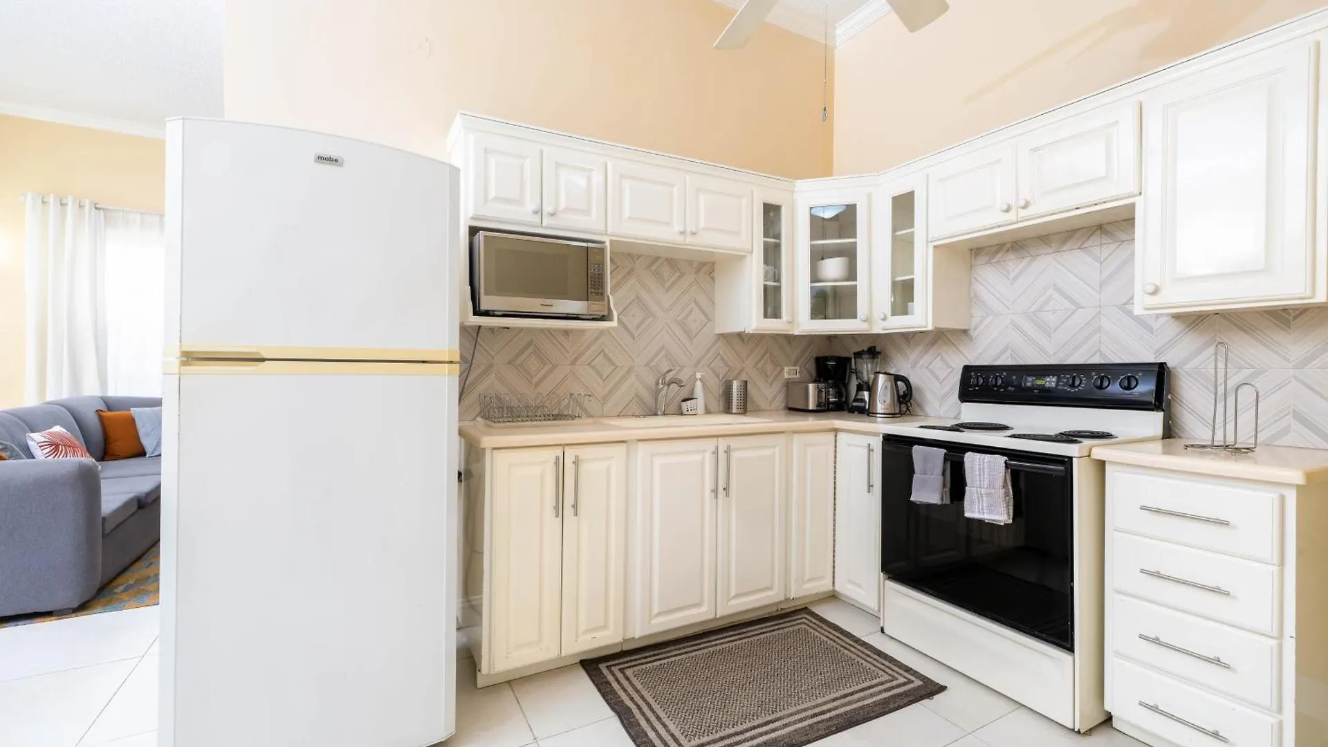 Choose To Be Happy At The Westbury - Two Bedroom Apartment Kingston Jamaica